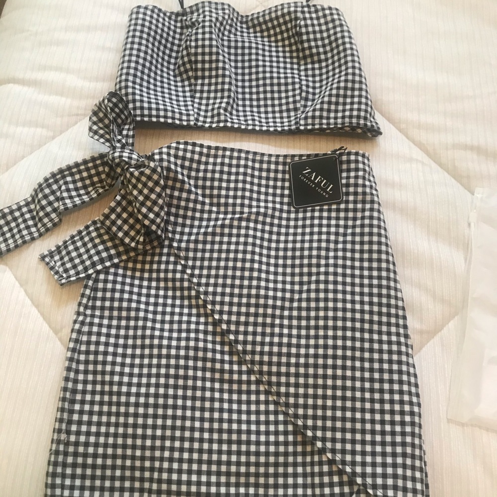 Zaful skirt & top black & white size medium